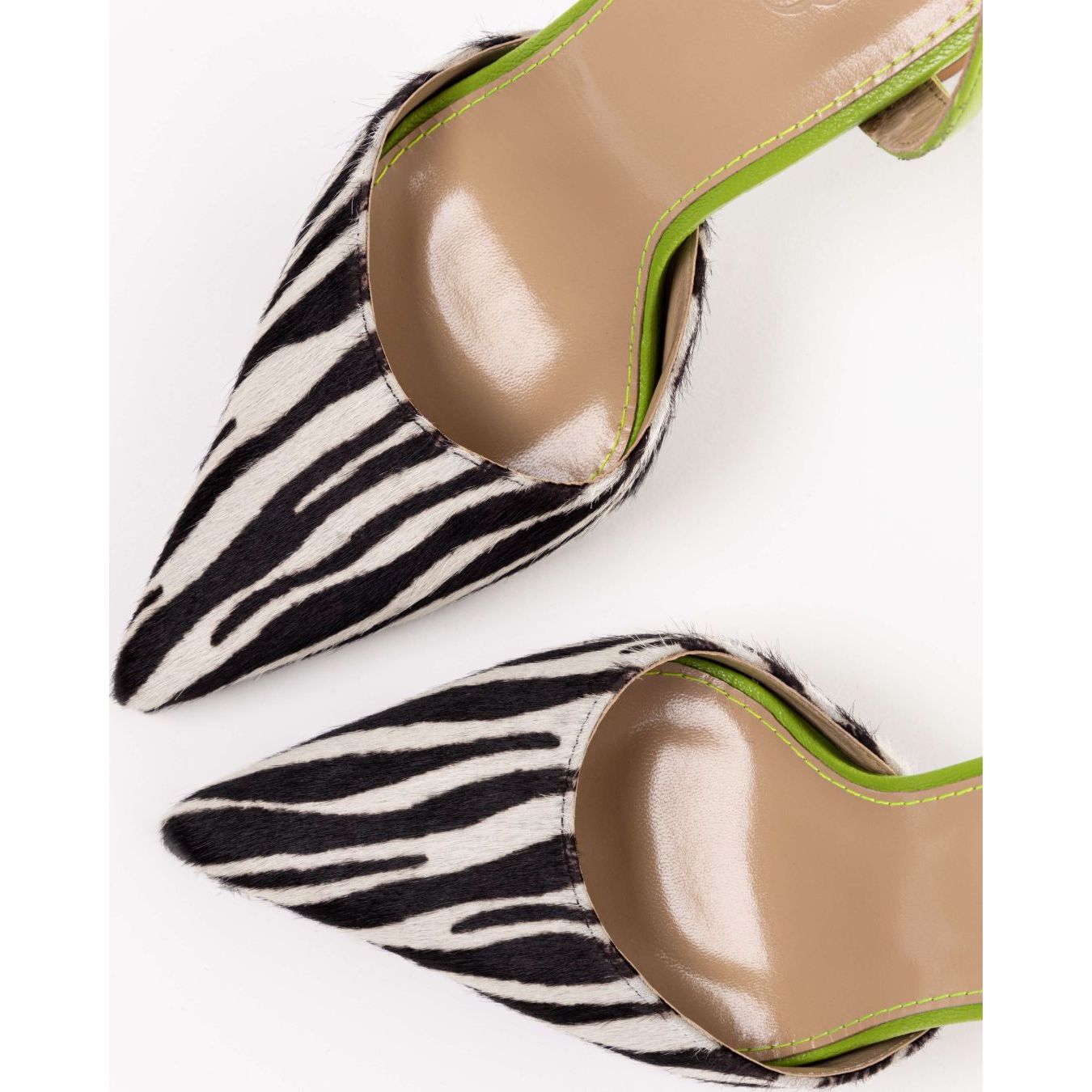 Praia Pump in Zebra