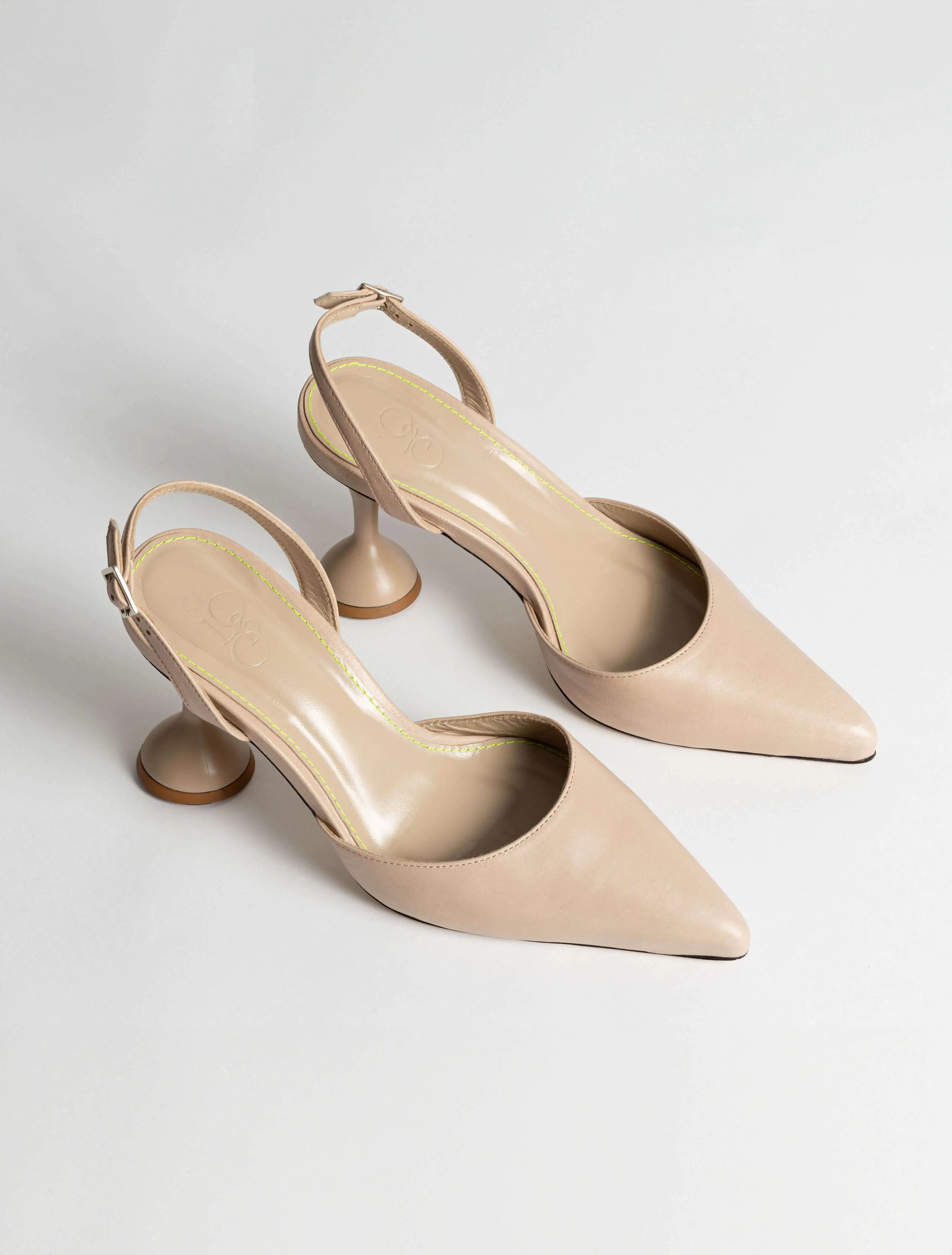 Praia Pump in Nude