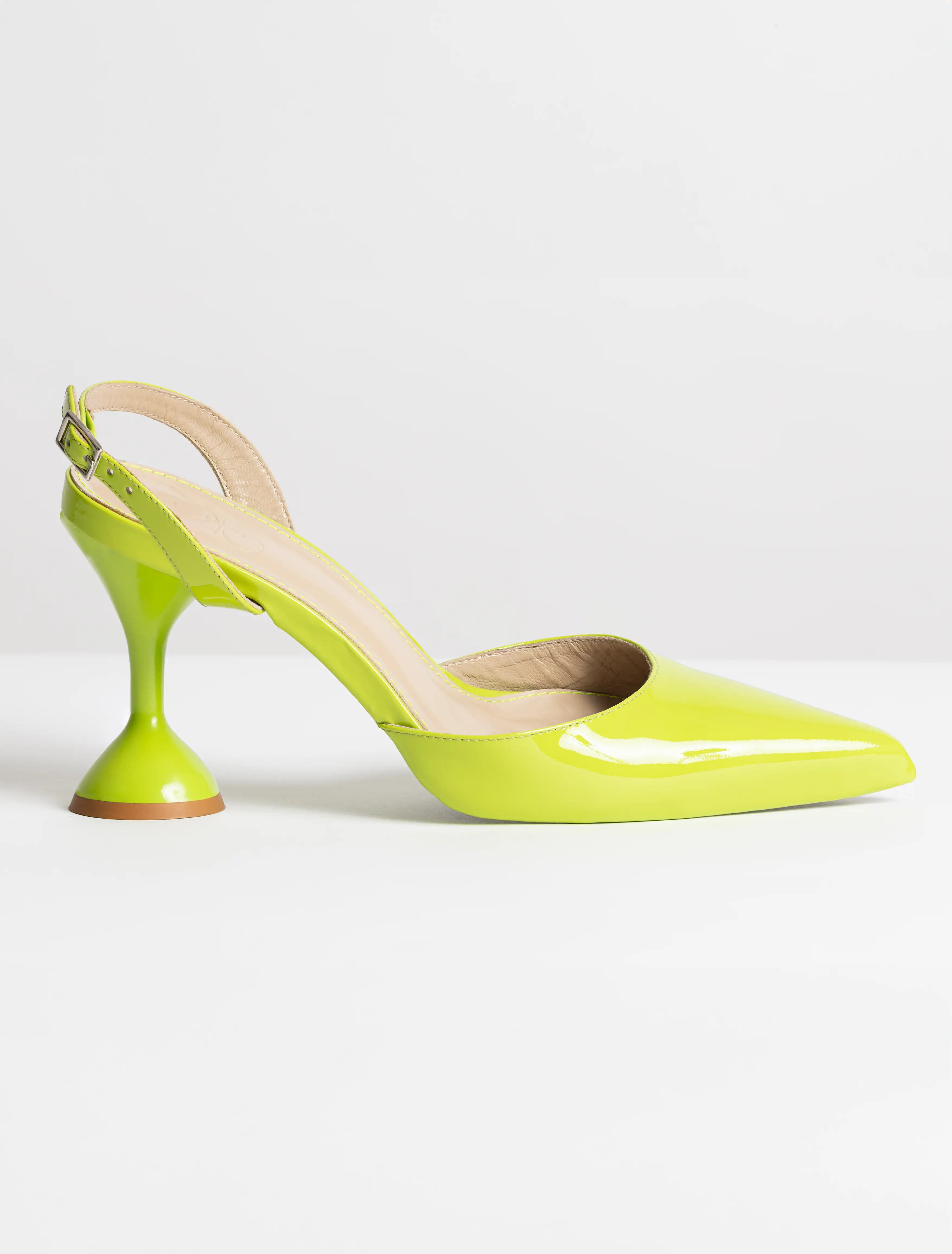 Praia Pump in Green