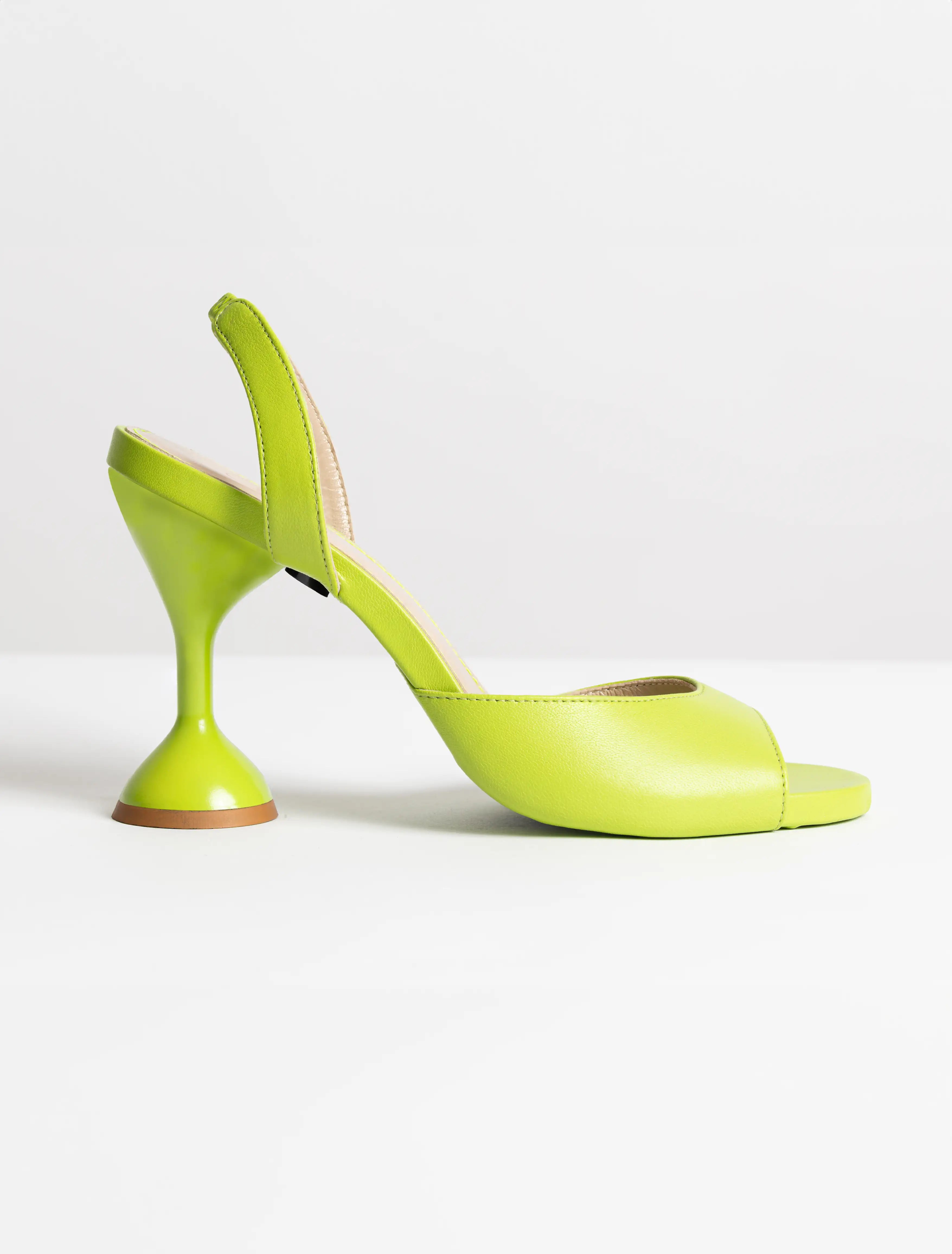 Praia Sandal in Green